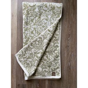 Fieldcrest Botanical Green and Cream Bath Towel
